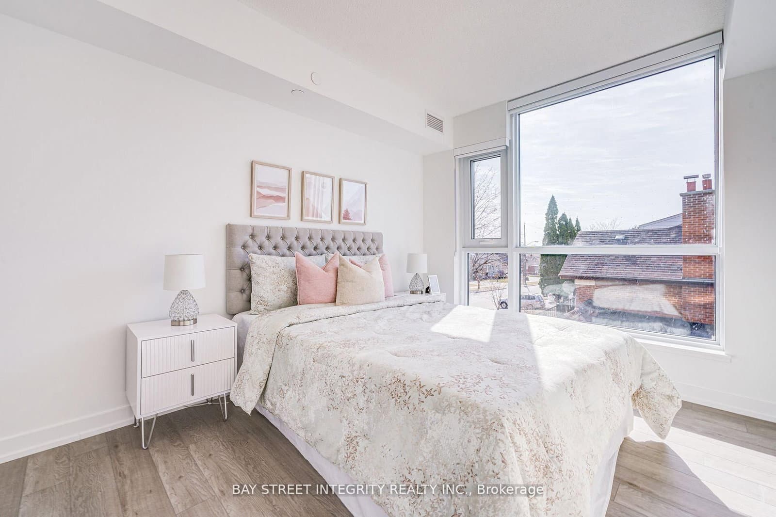 556 Marlee Avenue, Unit 205 thumbnail 12