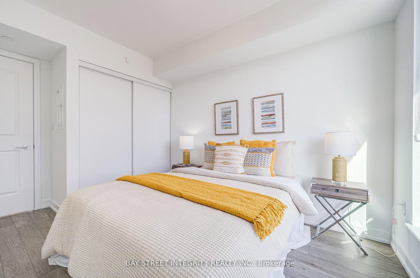 556 Marlee Avenue, Unit 205 thumbnail 17