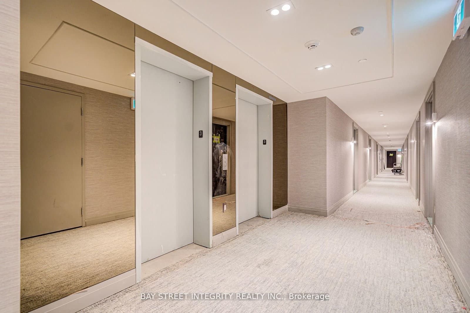 556 Marlee Avenue, Unit 205 thumbnail 26