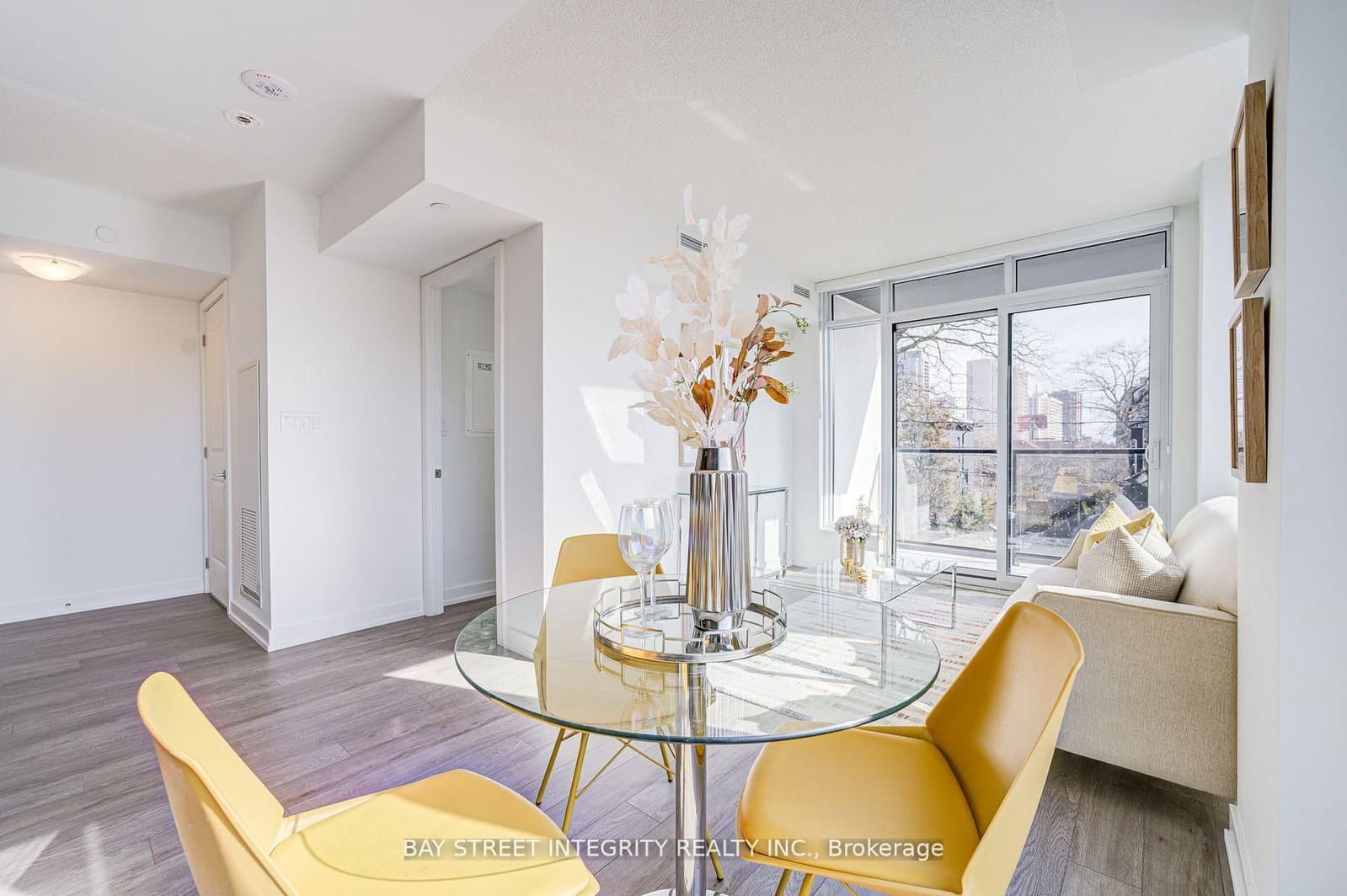 556 Marlee Avenue, Unit 205 thumbnail 4