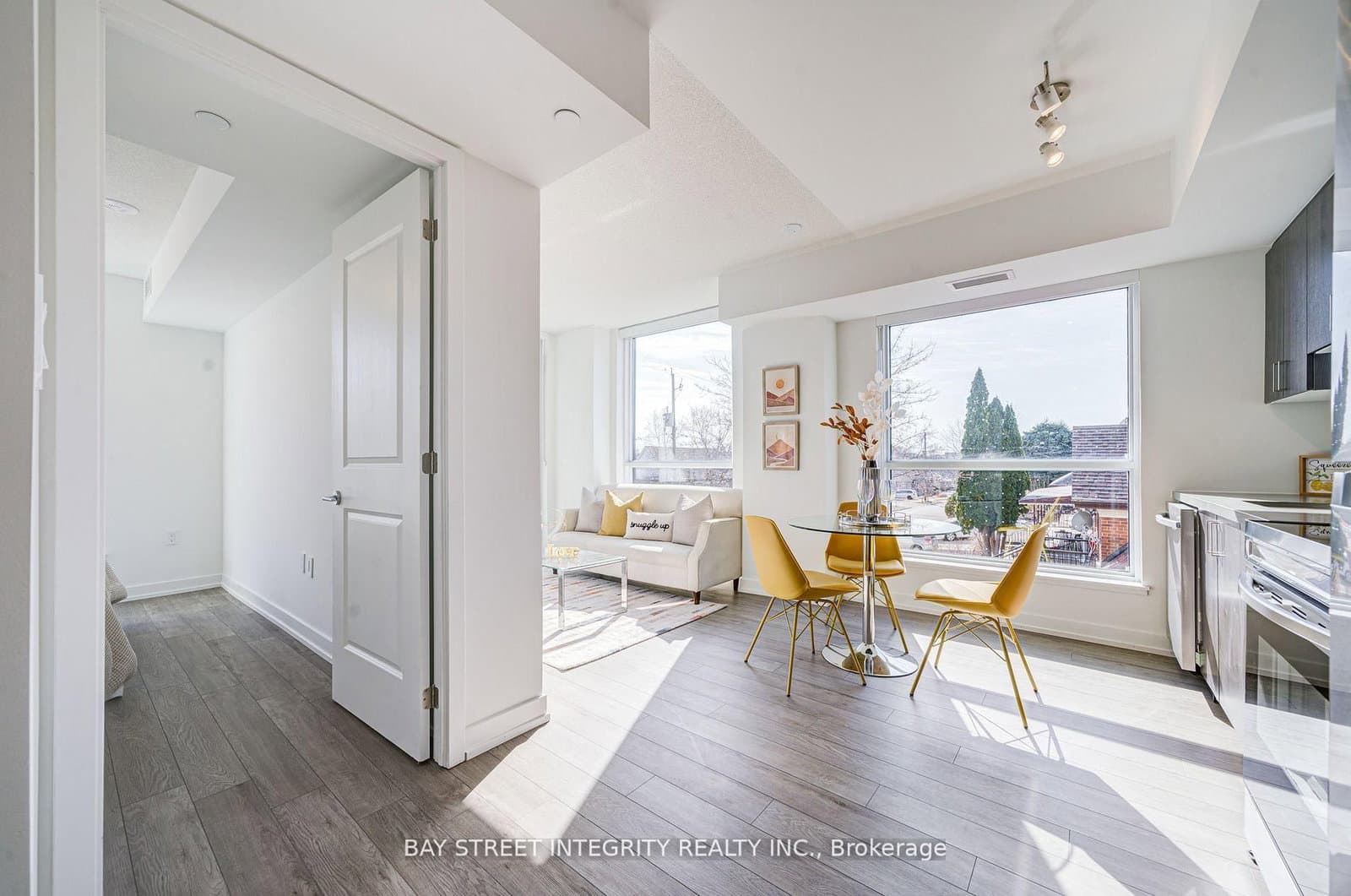 556 Marlee Avenue, Unit 205 thumbnail 5
