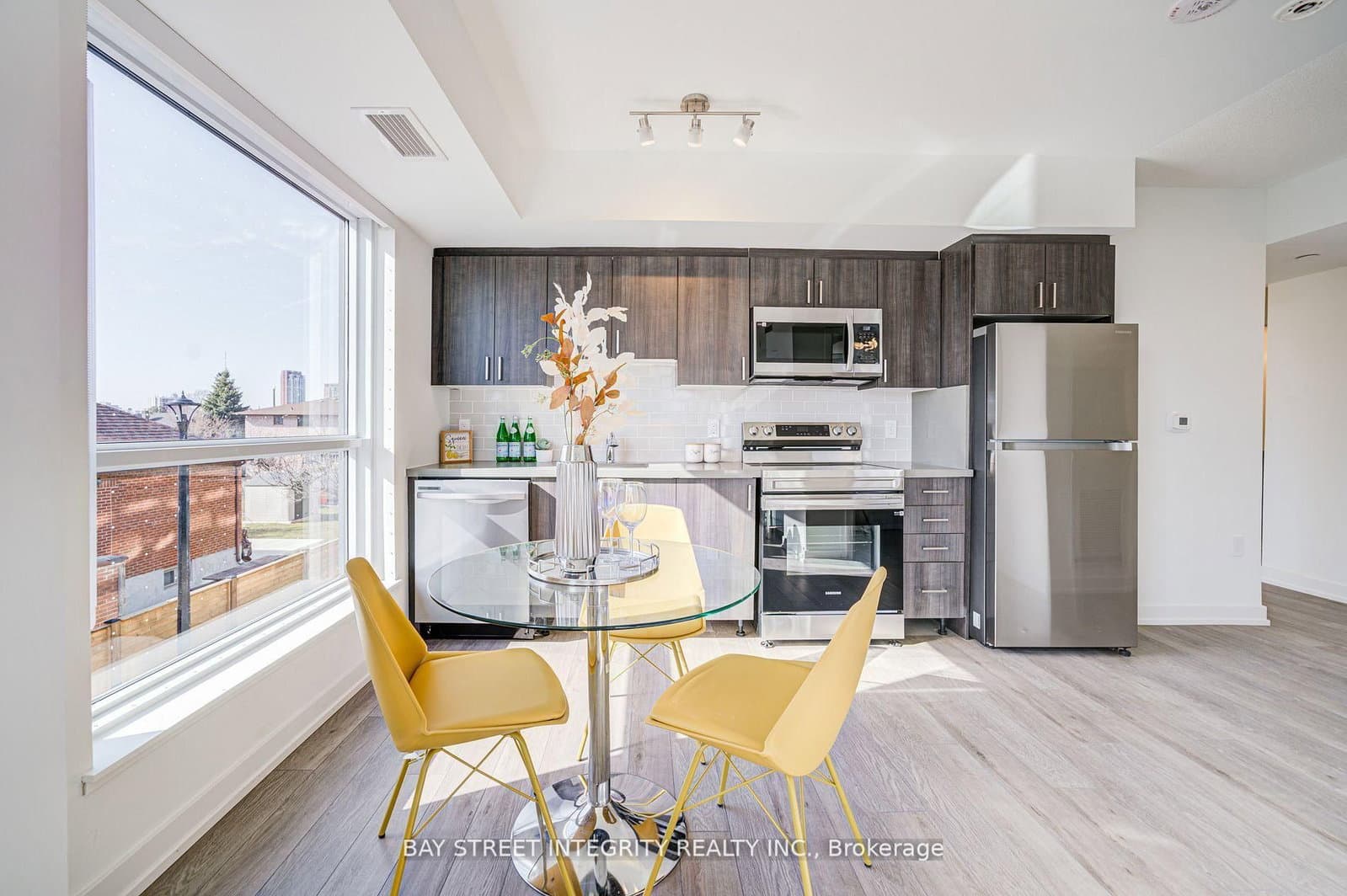 556 Marlee Avenue, Unit 205 thumbnail 7