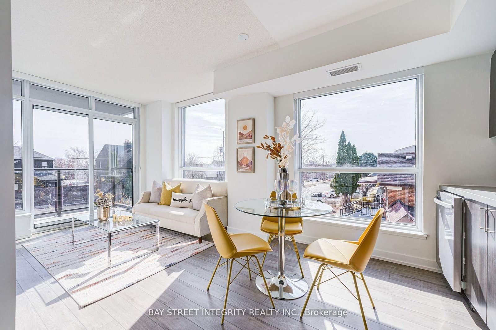 556 Marlee Avenue, Unit 205 thumbnail 8