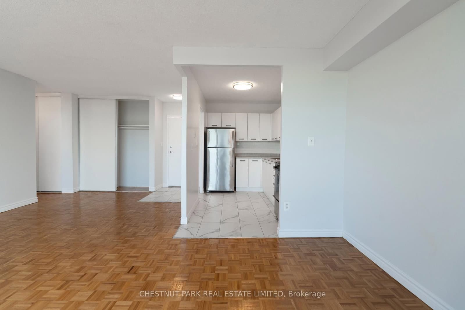 150 Lakeshore Road W, Unit 1003 thumbnail 11