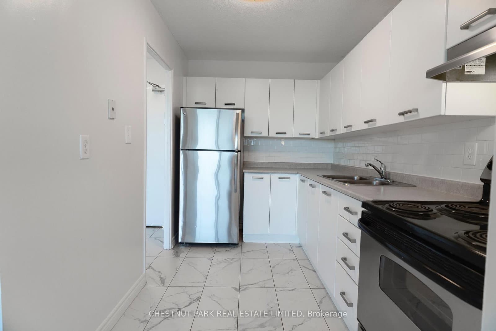 150 Lakeshore Road W, Unit 1003 thumbnail 14