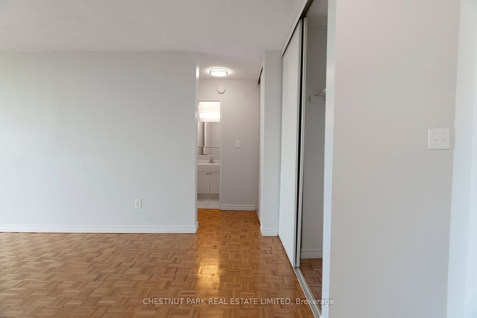 150 Lakeshore Road W, Unit 1003 thumbnail 16