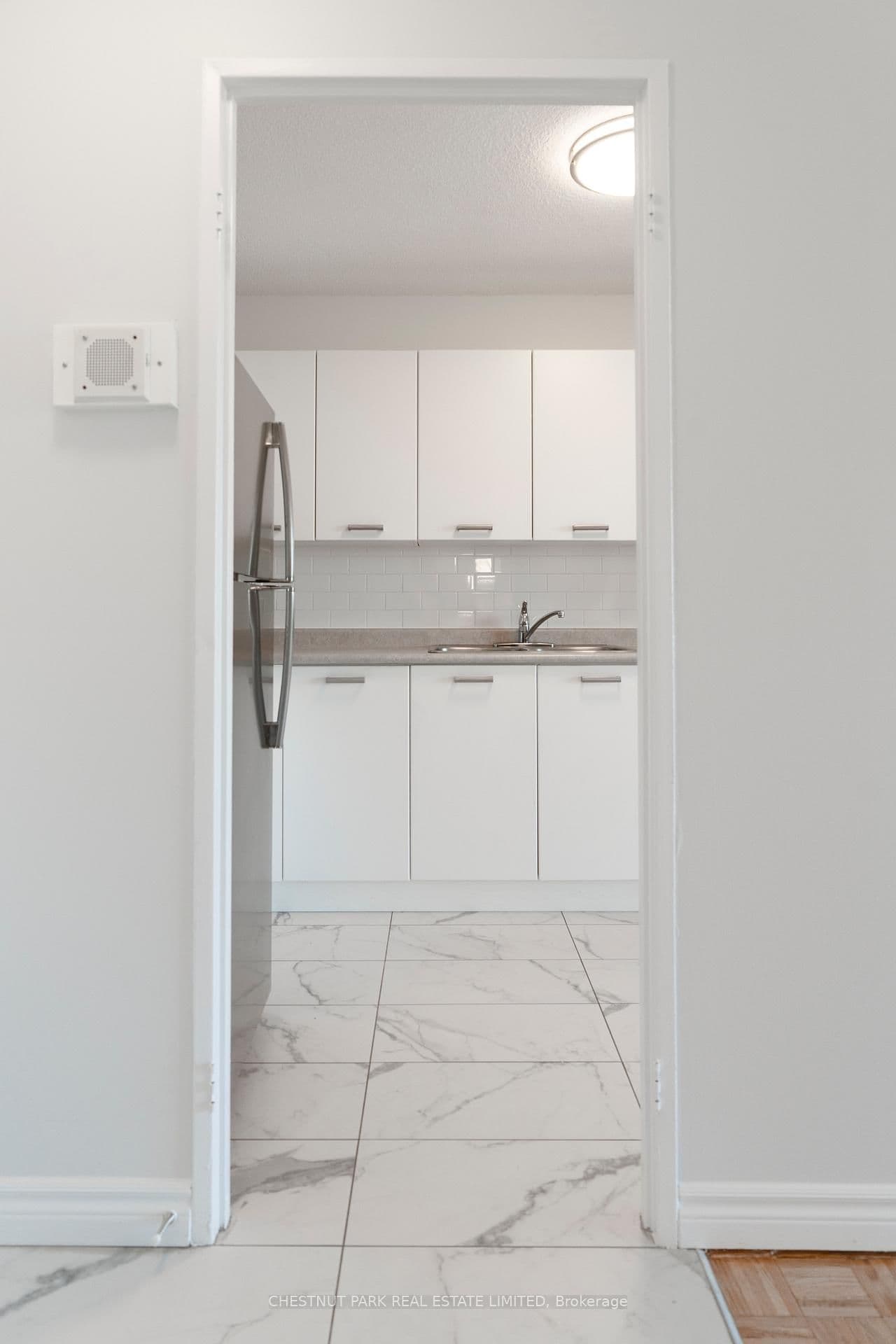 150 Lakeshore Road W, Unit 1003 thumbnail 17