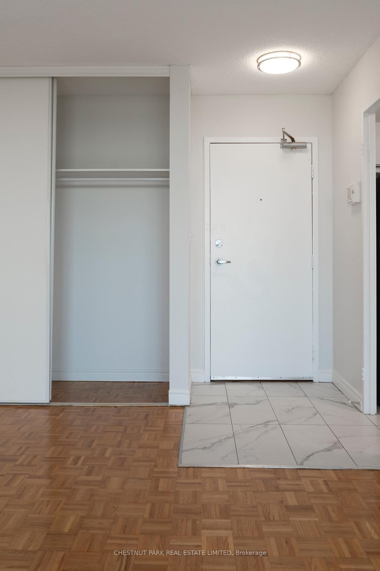 150 Lakeshore Road W, Unit 1003 thumbnail 18