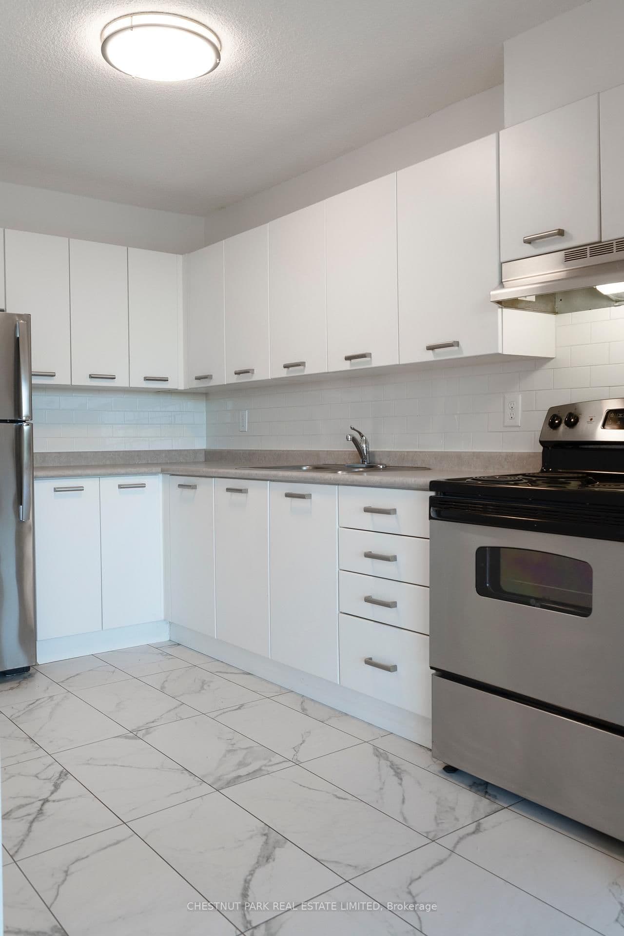 150 Lakeshore Road W, Unit 1003 thumbnail 19