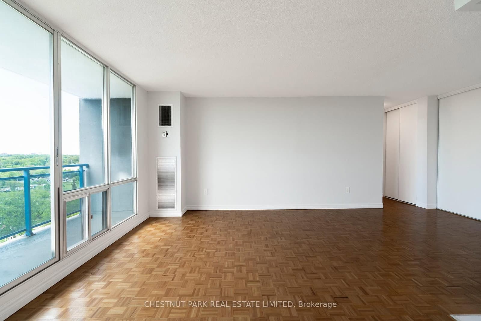 150 Lakeshore Road W, Unit 1003 thumbnail 21
