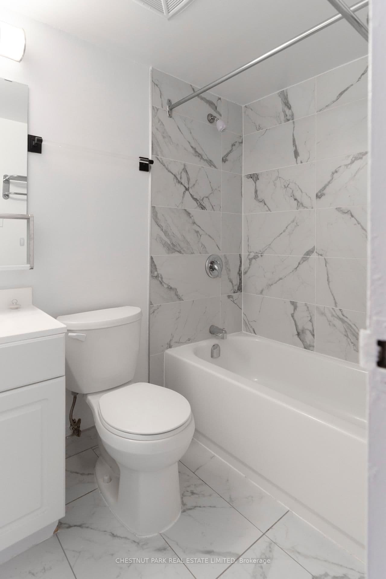 150 Lakeshore Road W, Unit 1003 thumbnail 25