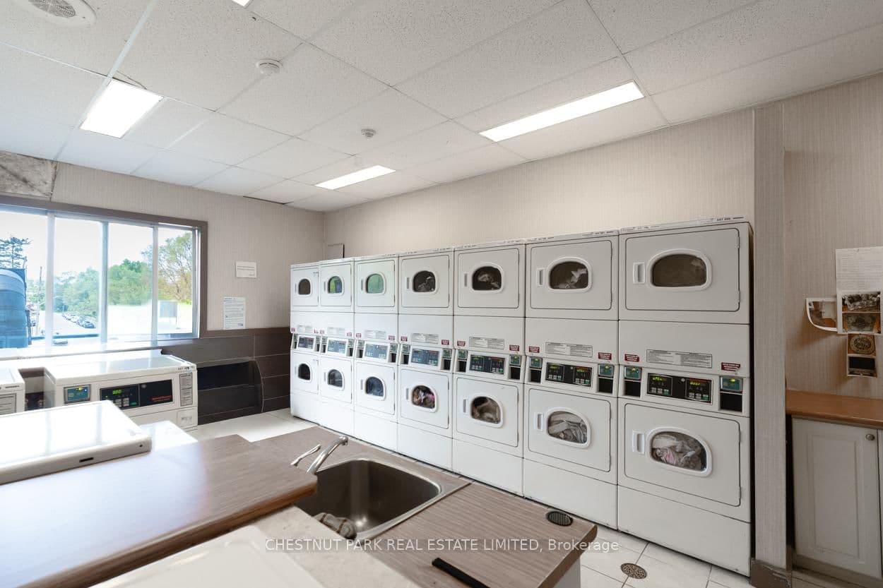 150 Lakeshore Road W, Unit 1003 thumbnail 39