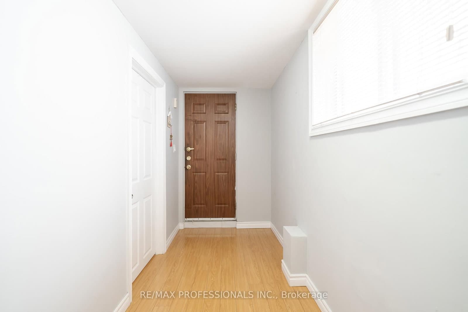 35A Bowie Avenue, Unit Bsmt thumbnail 3