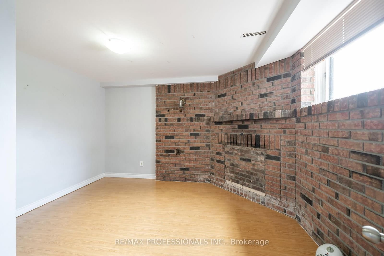 35A Bowie Avenue, Unit Bsmt thumbnail 6