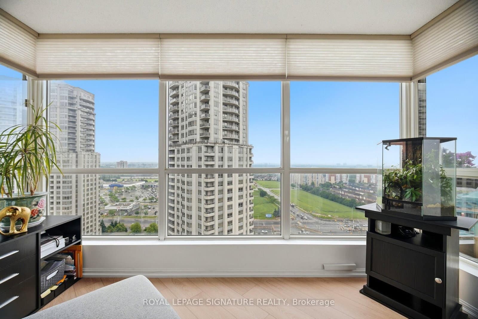 55 Kingsbridge Garden Circle, Unit 2310 thumbnail 13