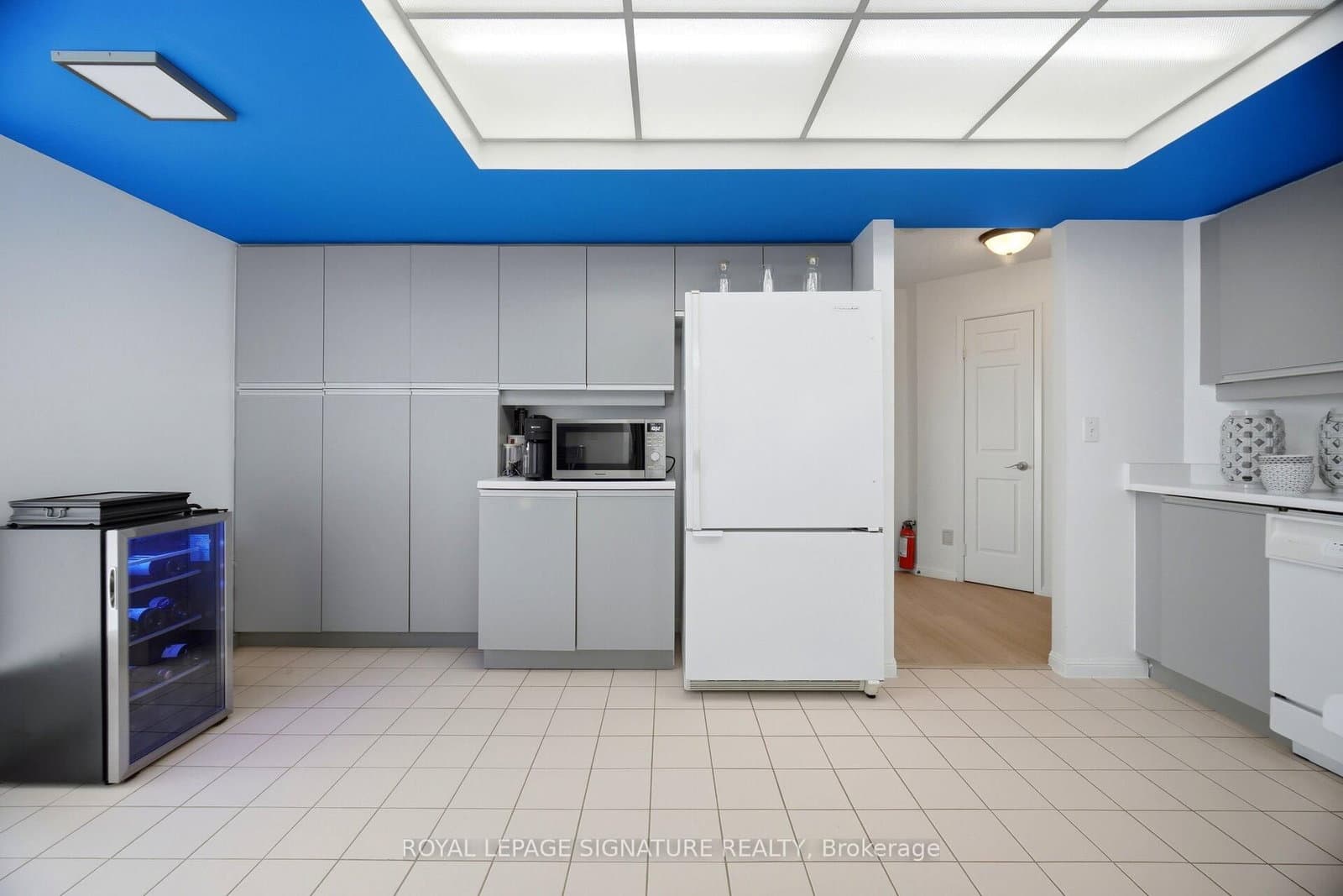 55 Kingsbridge Garden Circle, Unit 2310 thumbnail 16