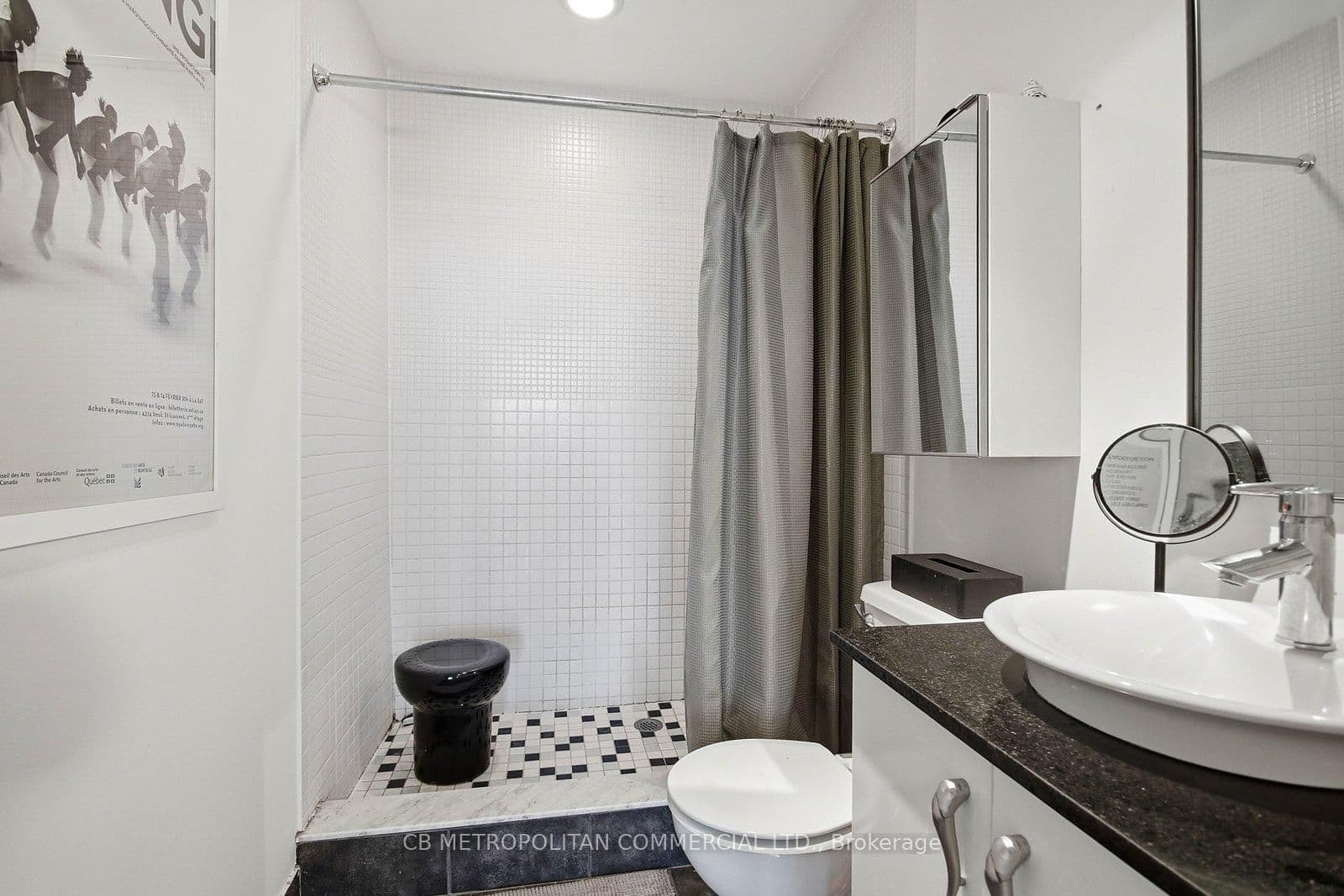 363 Sorauren Avenue, Unit 405 thumbnail 18