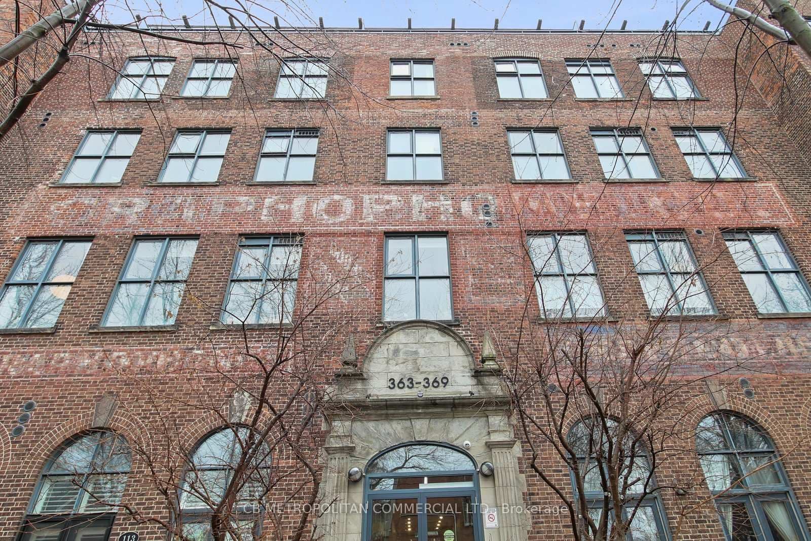 363 Sorauren Avenue, Unit 405 thumbnail 2
