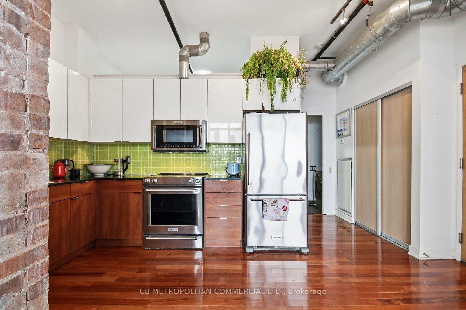 363 Sorauren Avenue, Unit 405 thumbnail 5