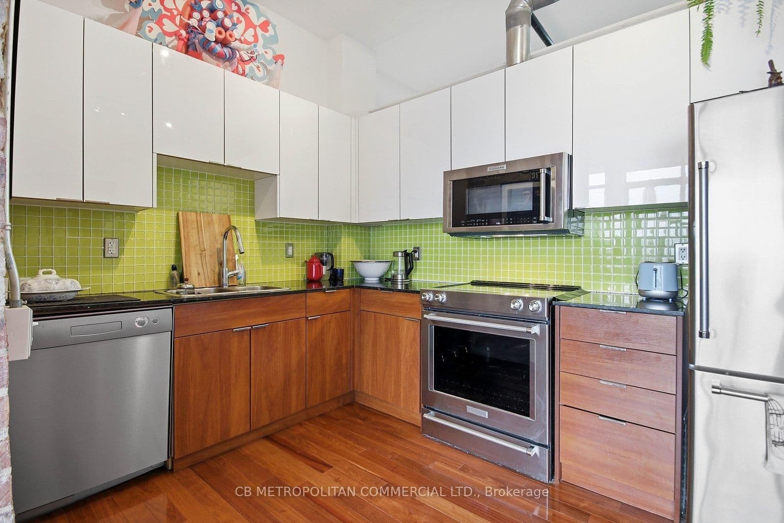 363 Sorauren Avenue, Unit 405 thumbnail 6