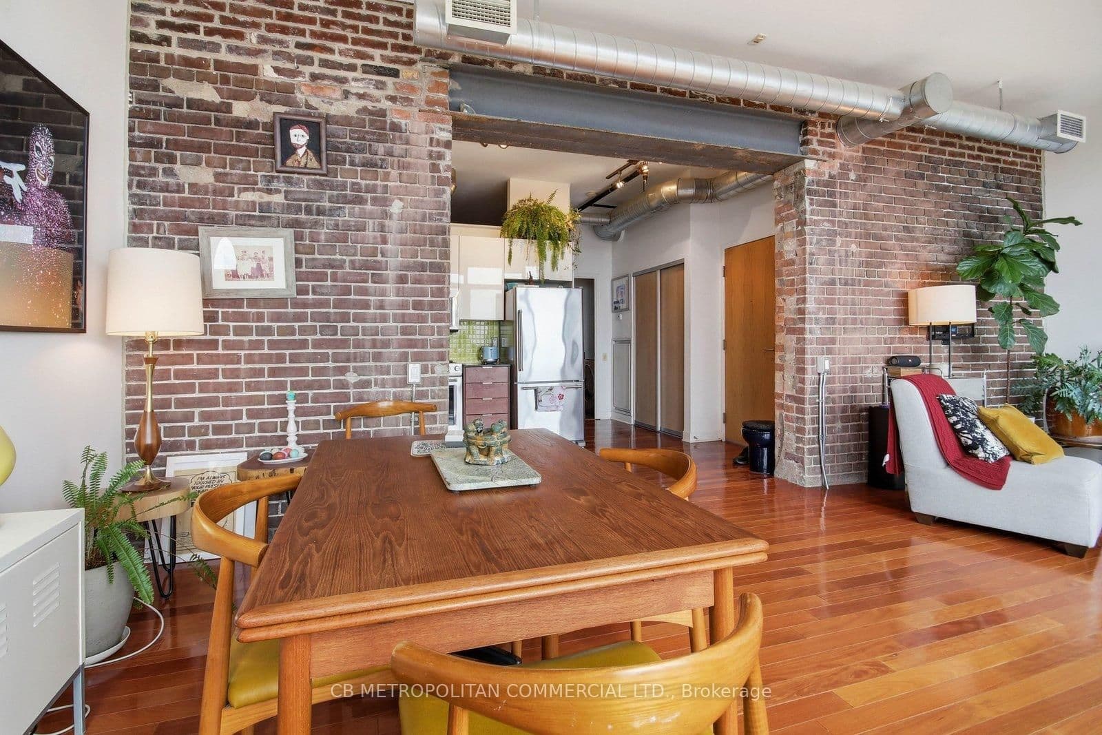 363 Sorauren Avenue, Unit 405 thumbnail 8