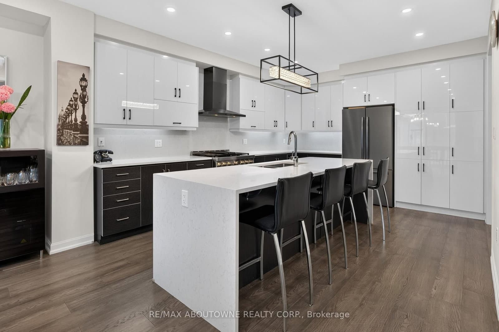 3364 Vernon Powell Drive thumbnail 12