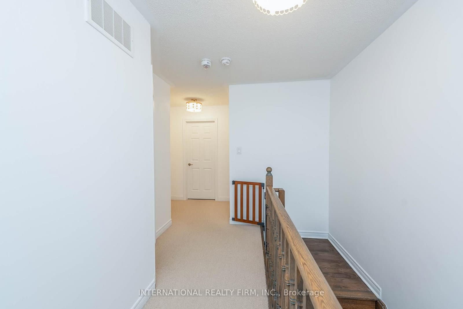 99 Huguenot Road thumbnail 17