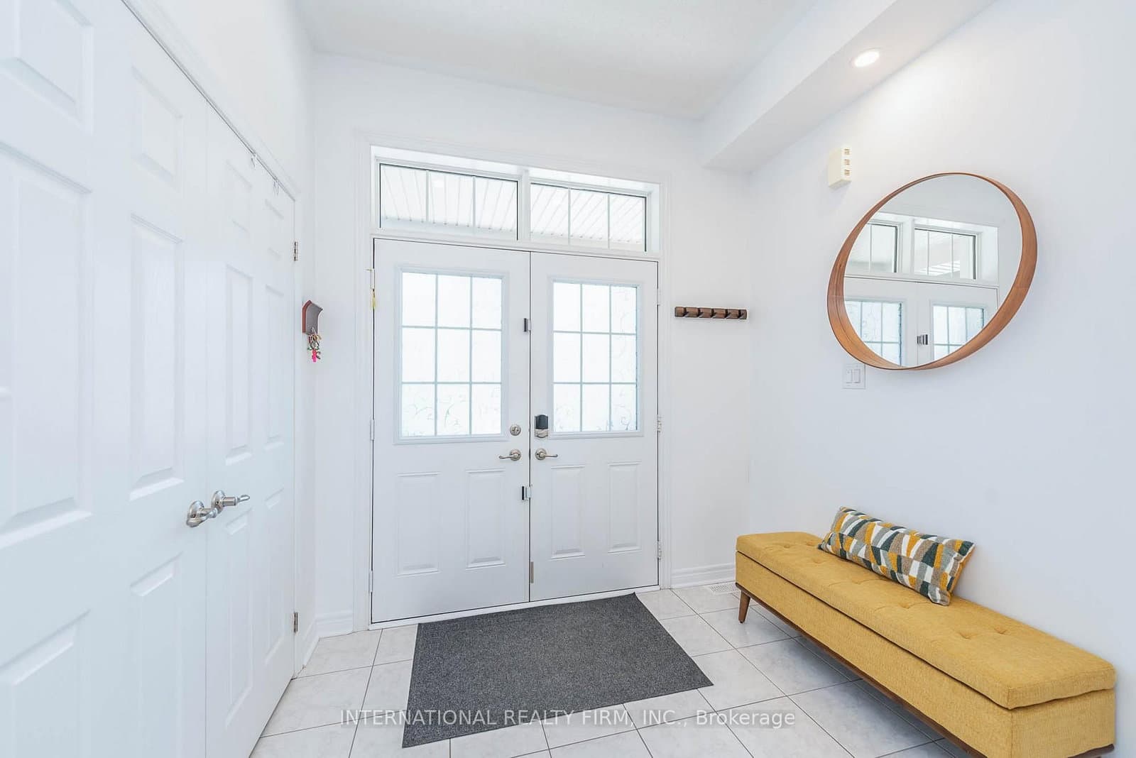 99 Huguenot Road thumbnail 4