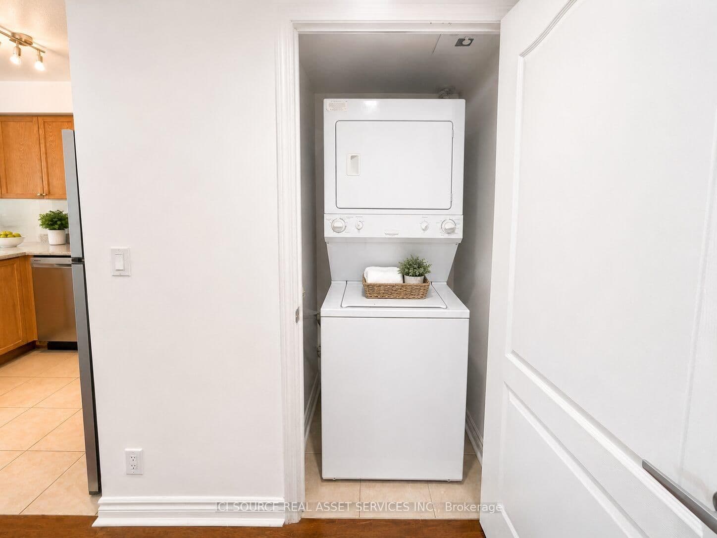 33 Elm Drive W, Unit 607 thumbnail 9