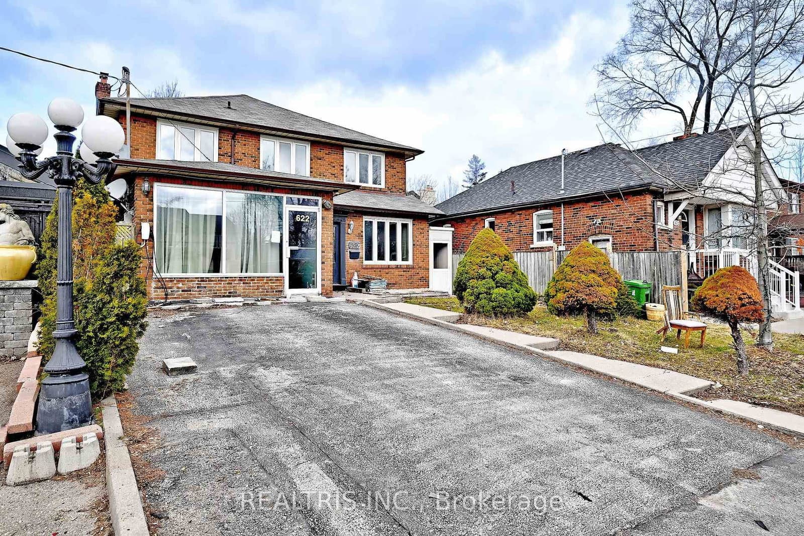 622 The Queensway thumbnail 2