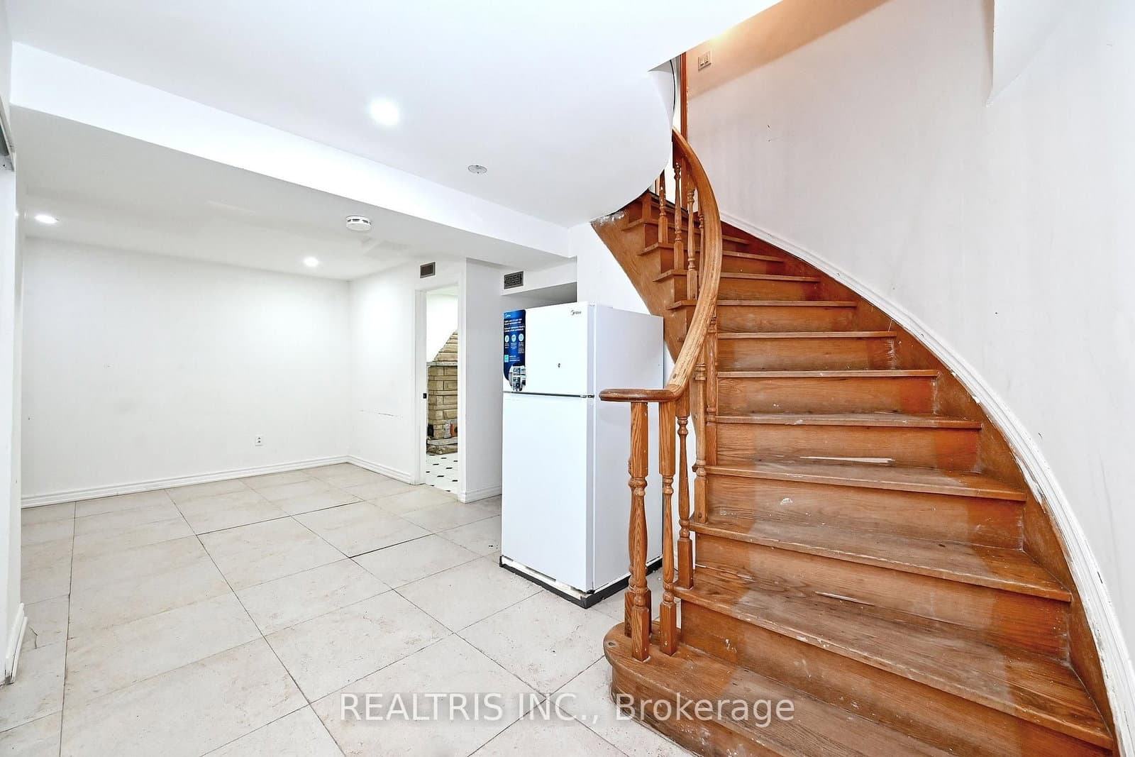 622 The Queensway thumbnail 27