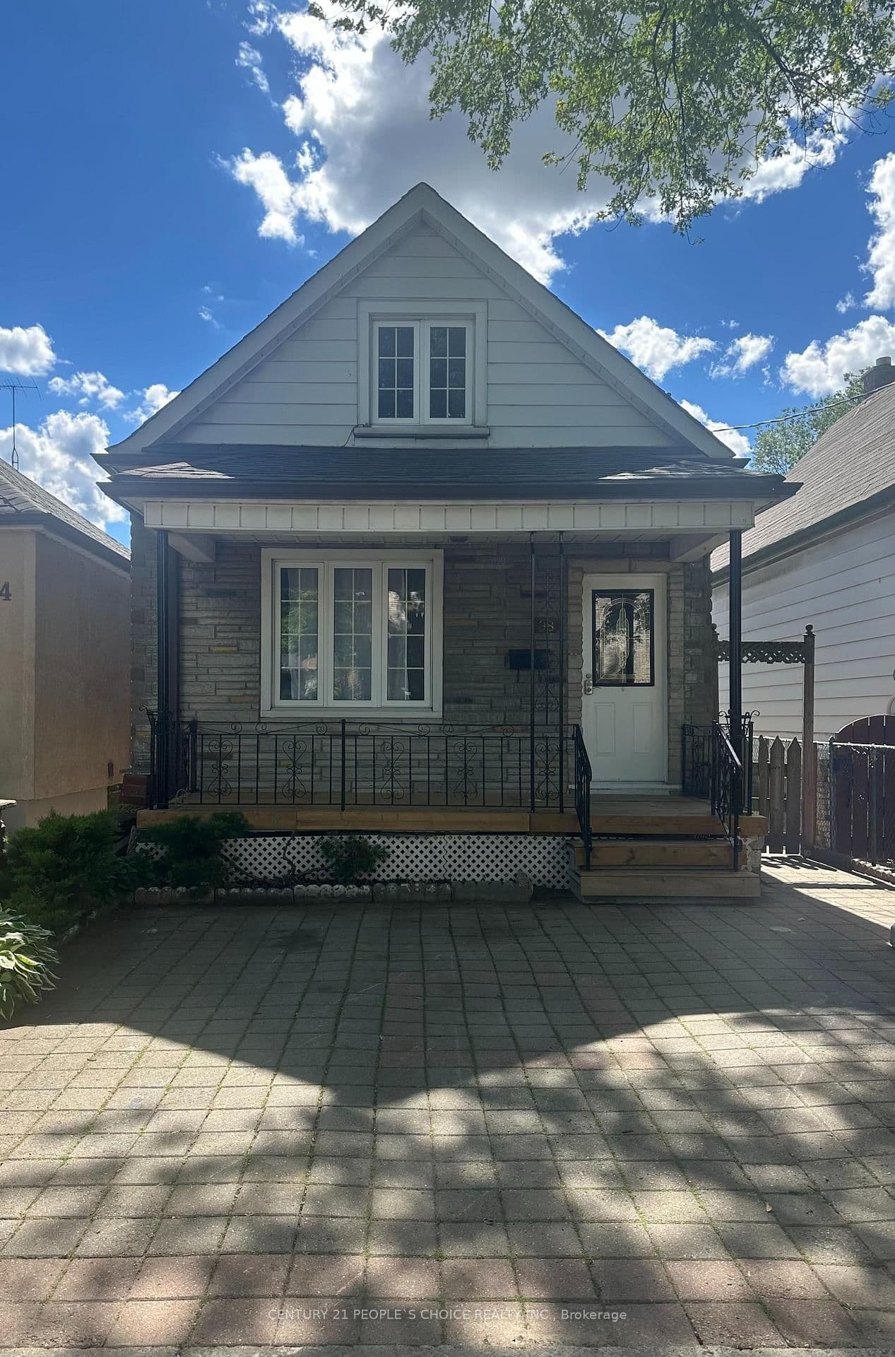98 Chambers Avenue - Image 1