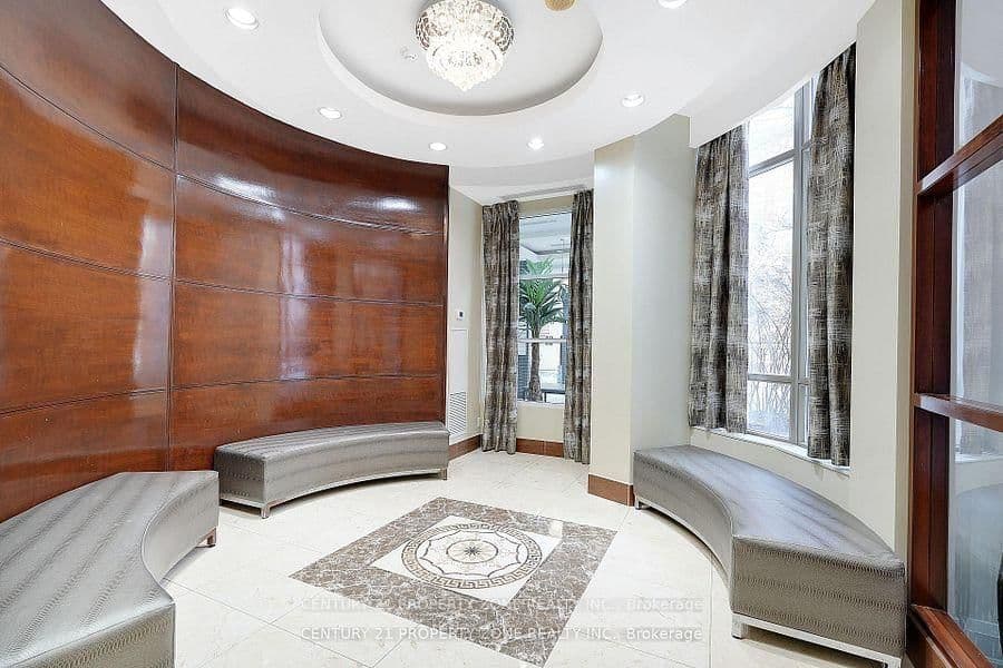 310 Burnhamthorpe Road W, Unit 1703 thumbnail 29