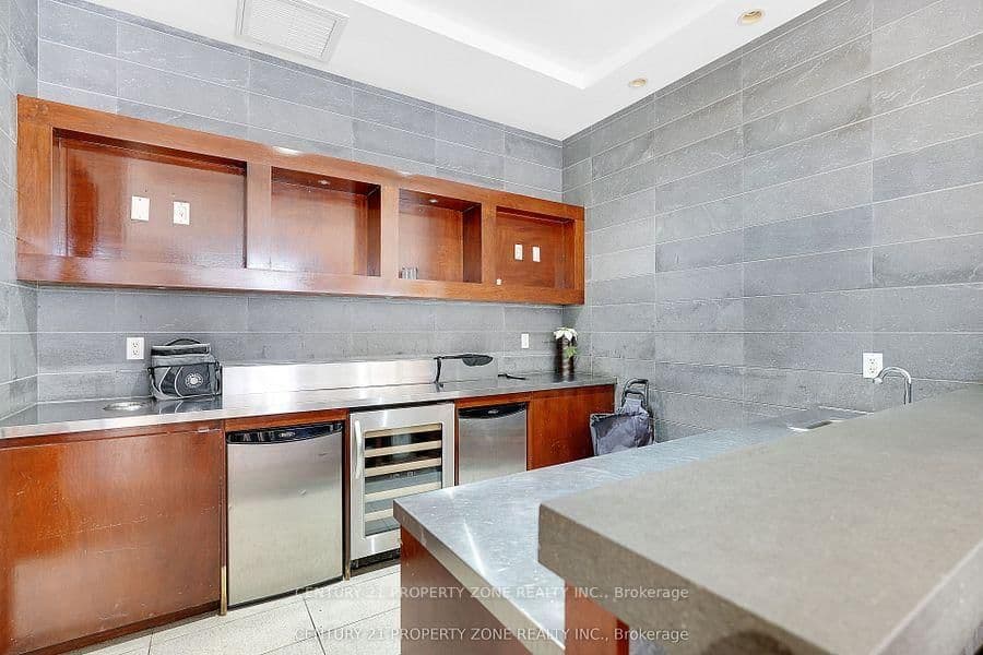 310 Burnhamthorpe Road W, Unit 1703 thumbnail 34