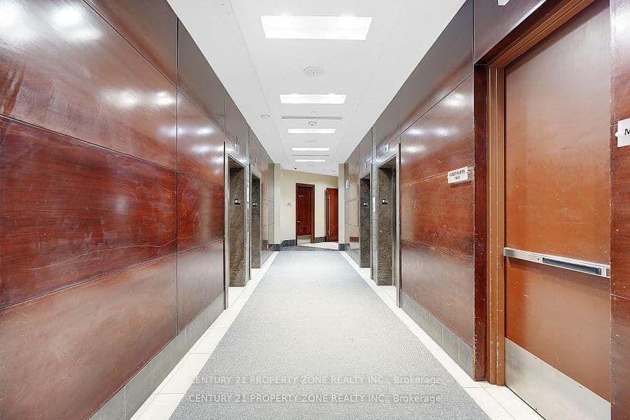 310 Burnhamthorpe Road W, Unit 1703 thumbnail 6
