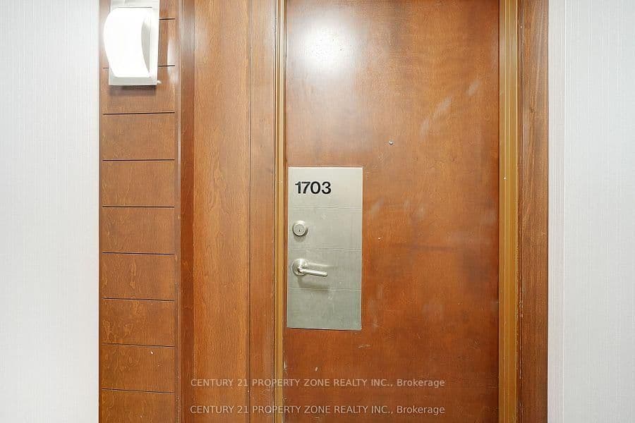 310 Burnhamthorpe Road W, Unit 1703 thumbnail 8