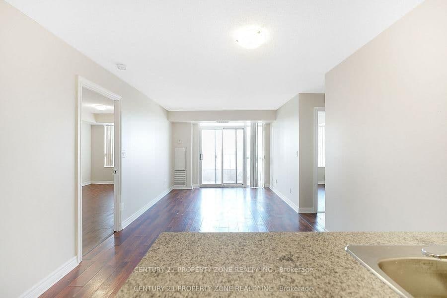 310 Burnhamthorpe Road W, Unit 1703 thumbnail 9