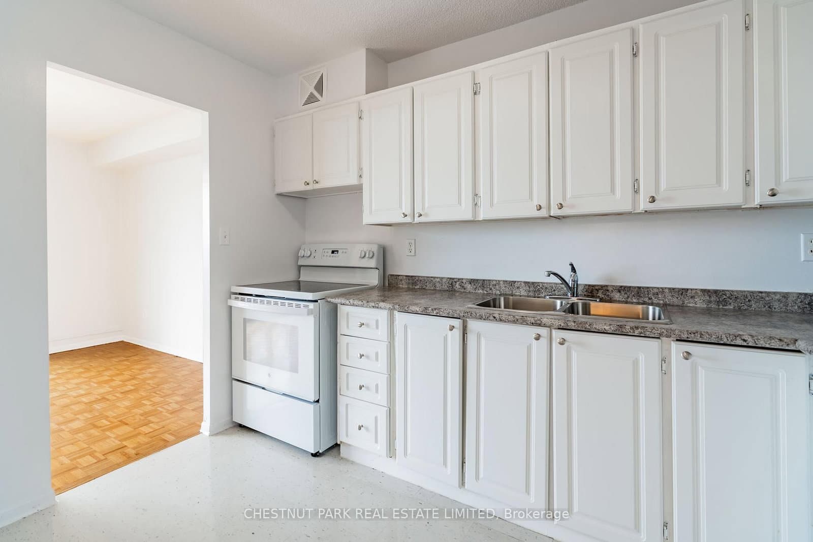 150 Lakeshore Road W, Unit 1412 thumbnail 12