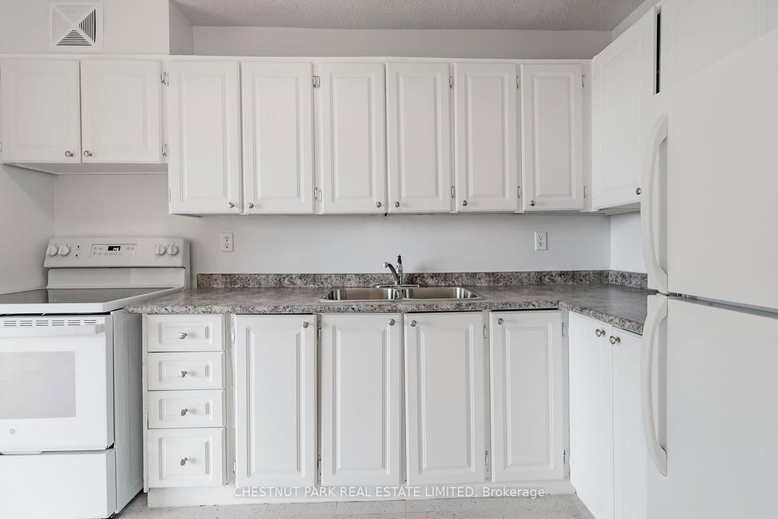 150 Lakeshore Road W, Unit 1412 thumbnail 13