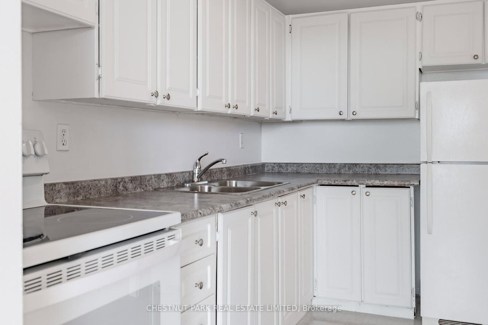 150 Lakeshore Road W, Unit 1412 thumbnail 18