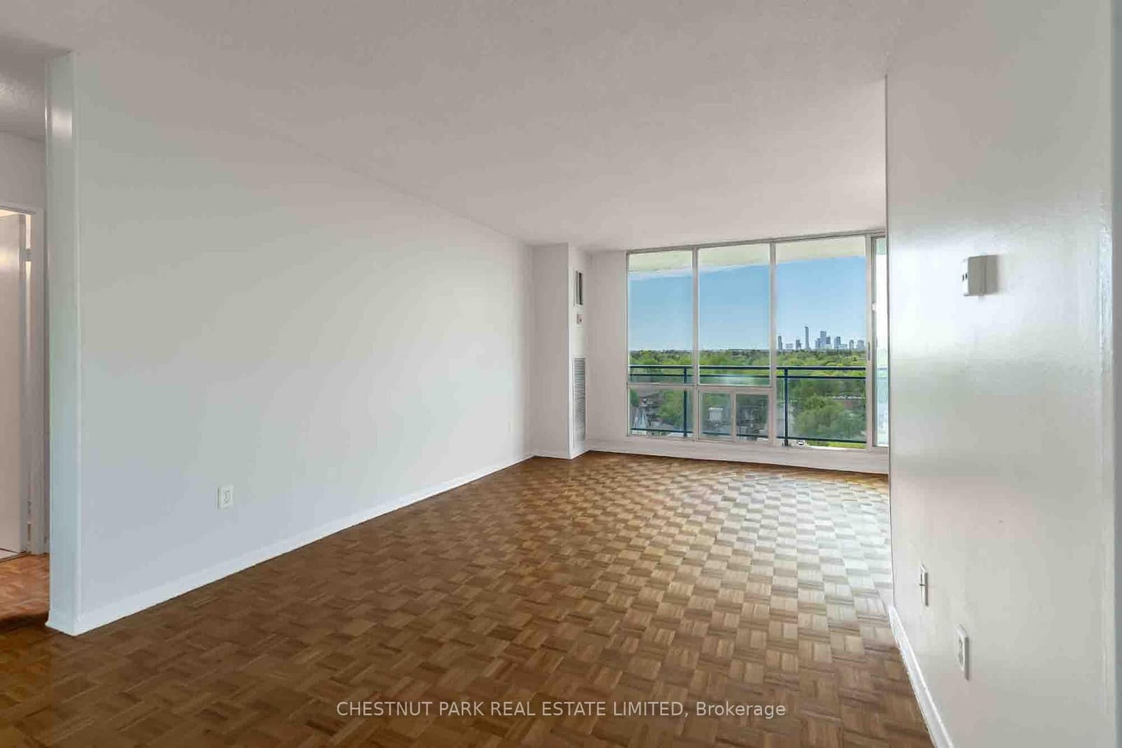 150 Lakeshore Road W, Unit 1412 thumbnail 2
