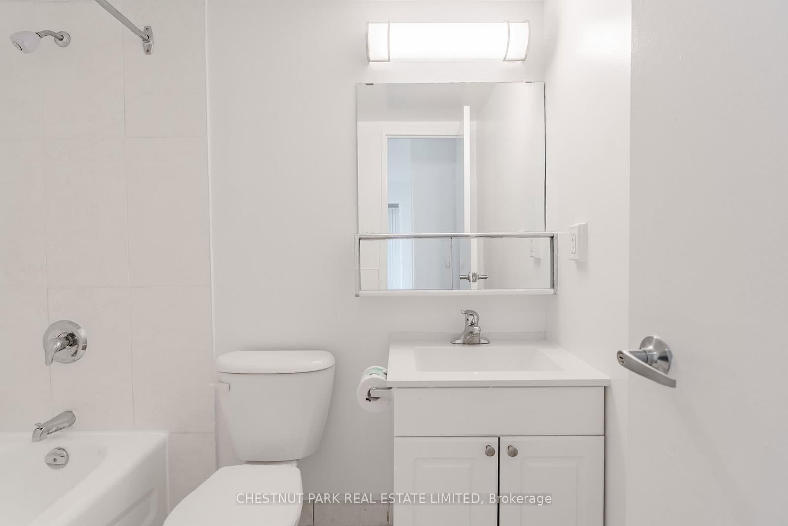 150 Lakeshore Road W, Unit 1412 thumbnail 21
