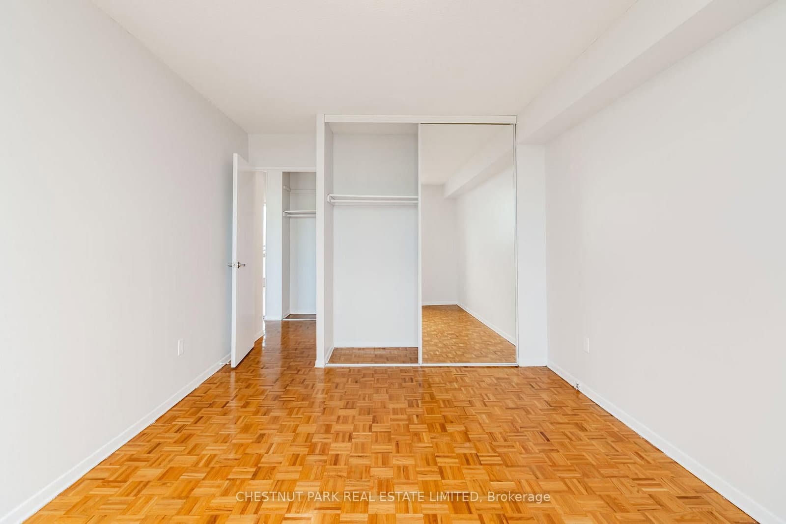 150 Lakeshore Road W, Unit 1412 thumbnail 28