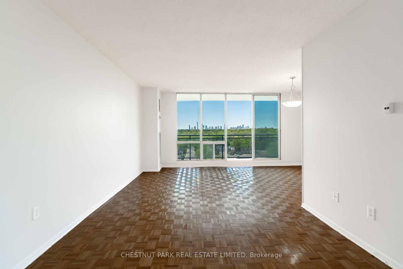 150 Lakeshore Road W, Unit 1412 thumbnail 3