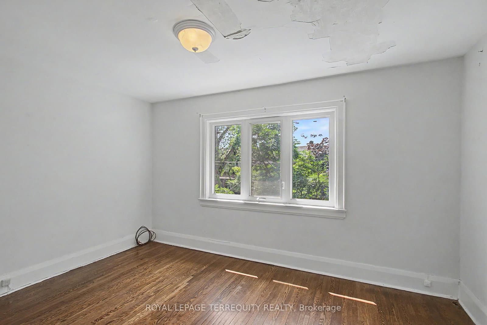 122 Ascot Avenue thumbnail 15