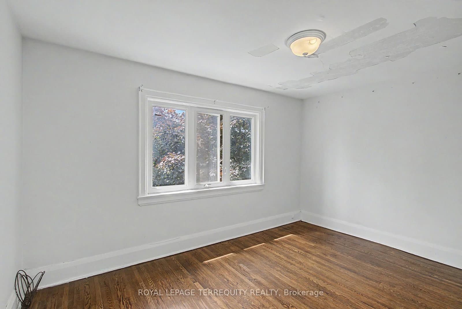 122 Ascot Avenue thumbnail 16