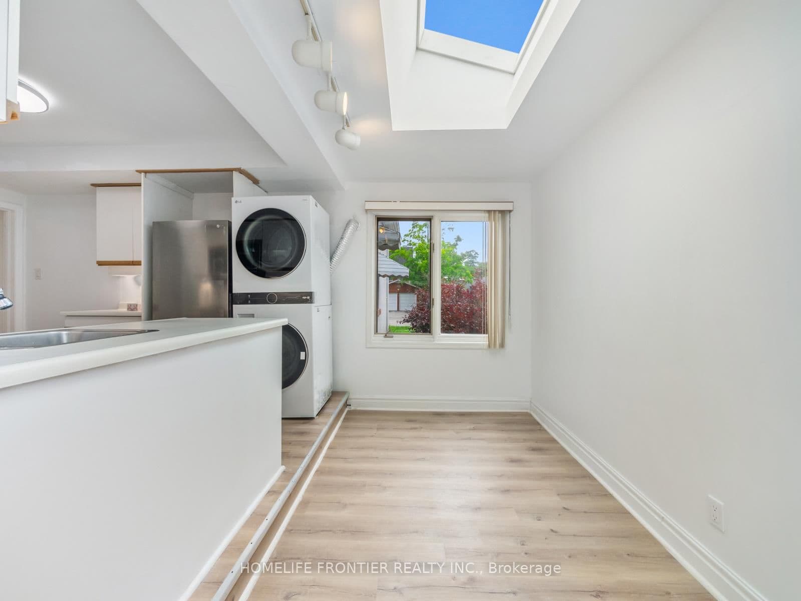 12 Gibson Avenue, Unit 2 thumbnail 10