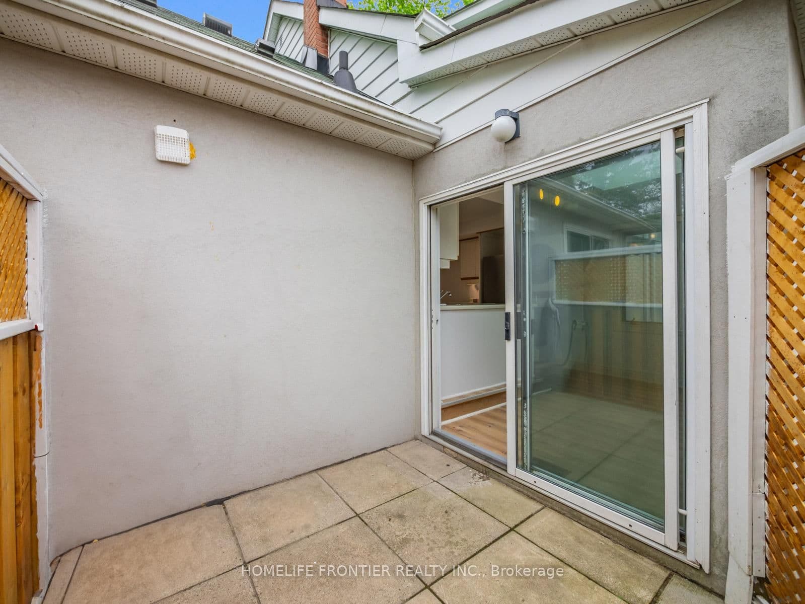 12 Gibson Avenue, Unit 2 thumbnail 11