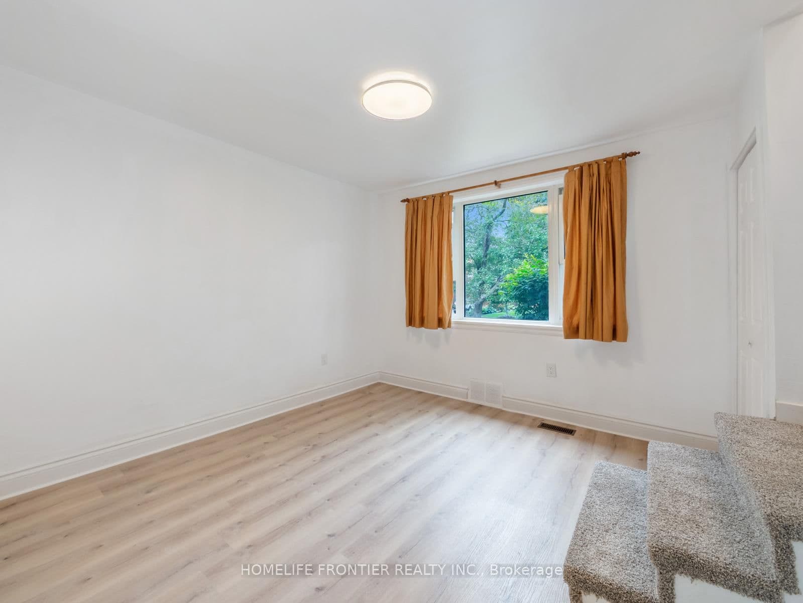 12 Gibson Avenue, Unit 2 thumbnail 12