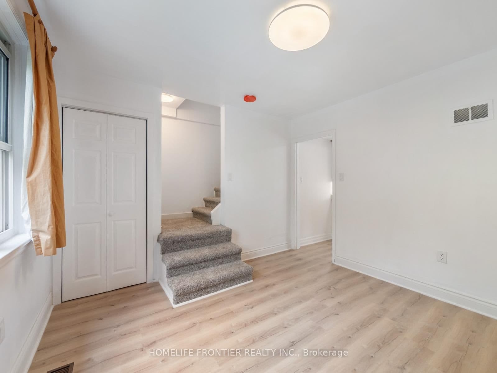 12 Gibson Avenue, Unit 2 thumbnail 13